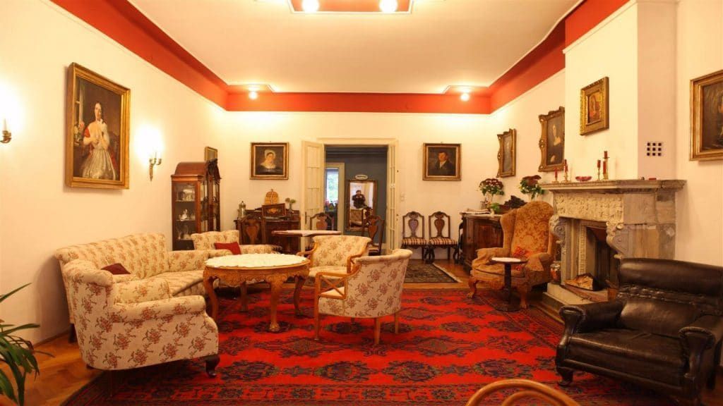 Homes & Apartments filming locations in Hungary