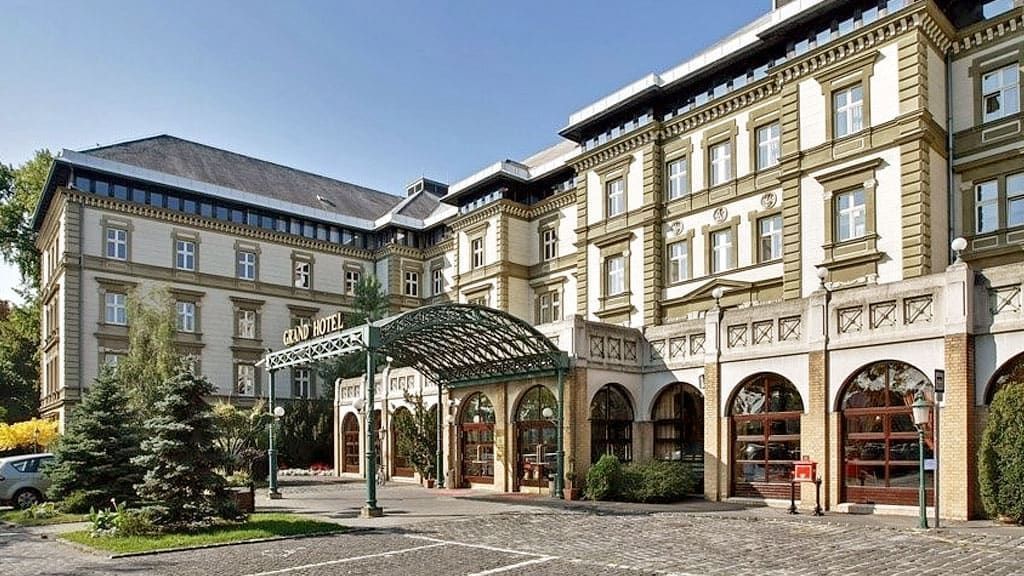 Hotels filming location in Hungary, photo 9