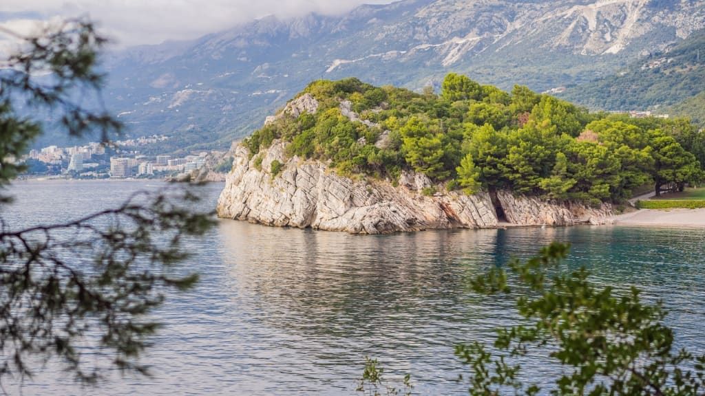 Cliffs filming location in Montenegro, photo 2