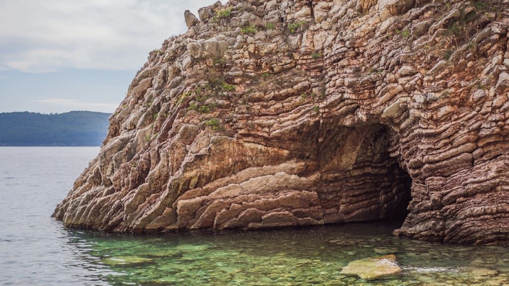 Cliffs filming location in Montenegro, photo 14
