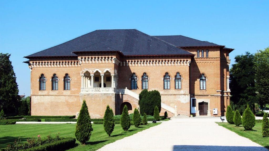 Castles filming location in Romania, photo 2