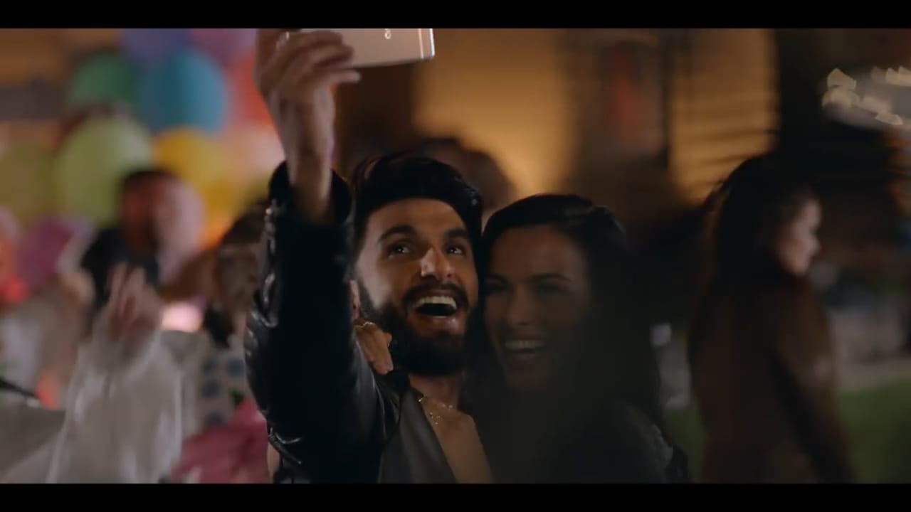 VIVO V5 Moonlight Selfie TVC with Ranveer Singh - D'cut · VIVO V5 Moonlight Selfie TVC with Ranveer Singh - D'cut